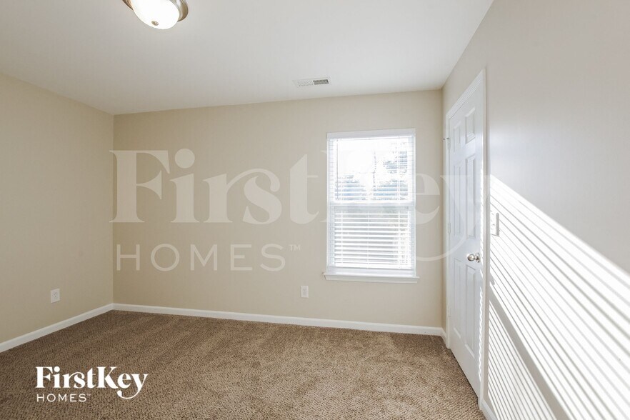 Building Photo - 15607 Lakepoint Forest Dr