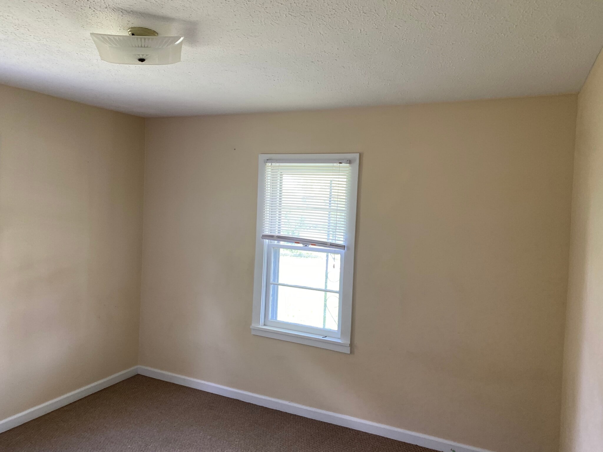 Front Bedroom - 112 Holland Dr