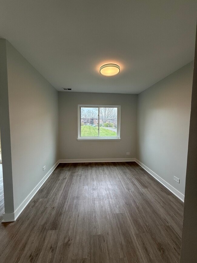 Building Photo - 1173 S Forums Ct