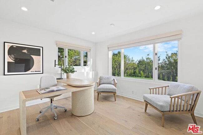 Building Photo - 1514 Sorrento Dr