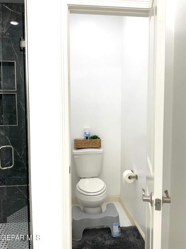 Building Photo - 8919 Eclipse St