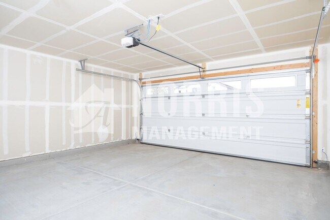 Building Photo - 1131 E Brookwood Dr