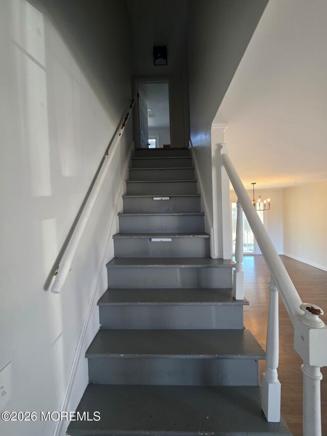 Building Photo - 6 4th St