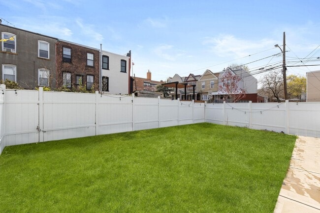 Building Photo - 43.5 Belmont Ave