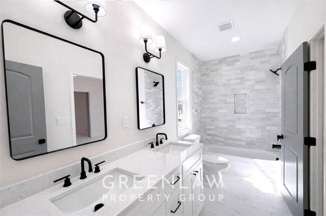 Building Photo - 830 Gaston St SW