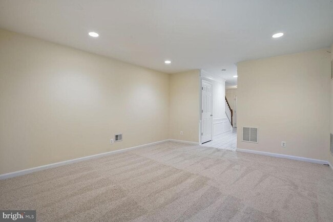 Building Photo - 6323 Dunn Ct