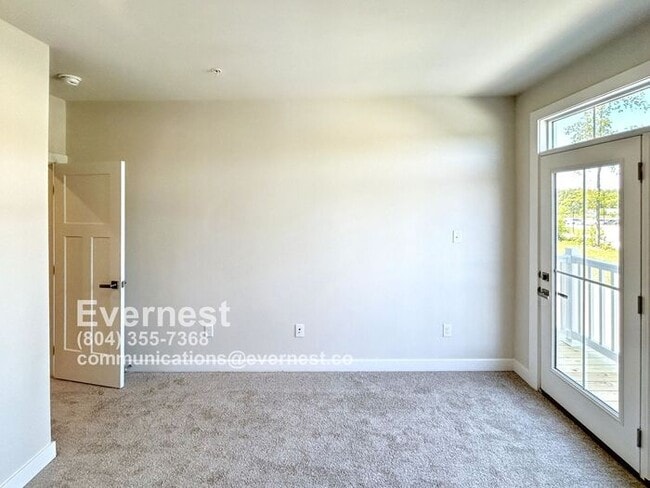 Building Photo - 12112 Calgary Lp