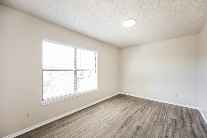 Building Photo - 9771 Criswell Creek