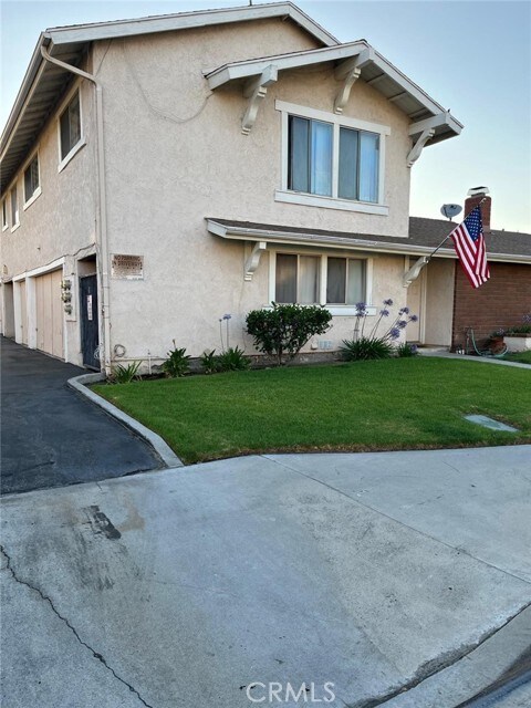 Building Photo - 318 Wilma Cir