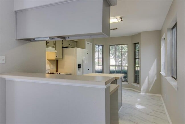 Building Photo - 6415 Jennings Dr