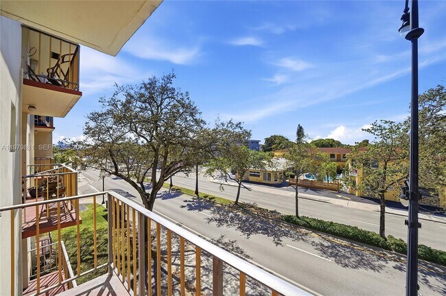 Building Photo - 1747 Rodman St