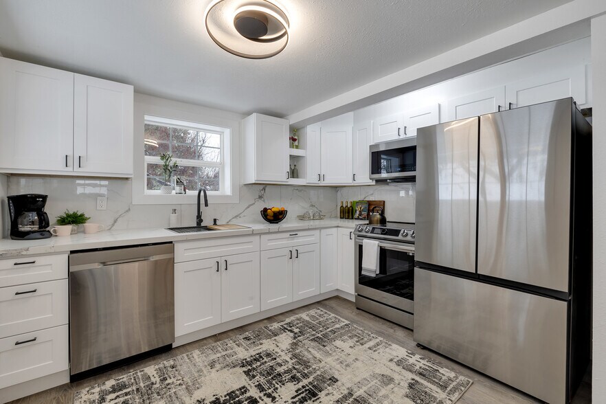 Building Photo - 614 4th St