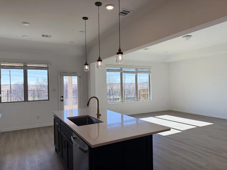 Building Photo - 1908 Wishon Rd