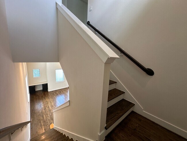 Building Photo - For Lease | 3 Bed, 3.5 Bath | 2,138 Sq Ft ...
