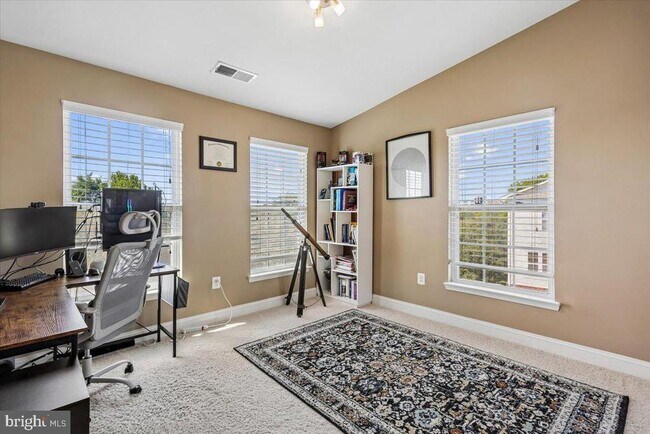 Building Photo - 402 Orchard Ridge Dr