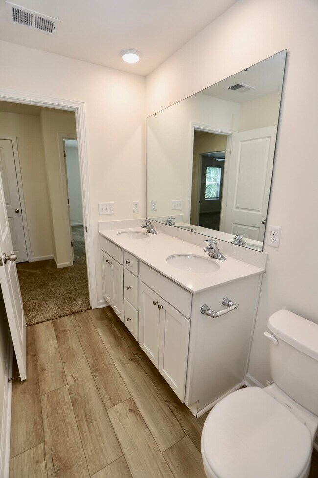 Building Photo - 1718 Canopy Dr