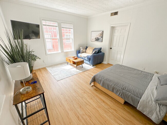 Building Photo - 1096 Piedmont Ave NE