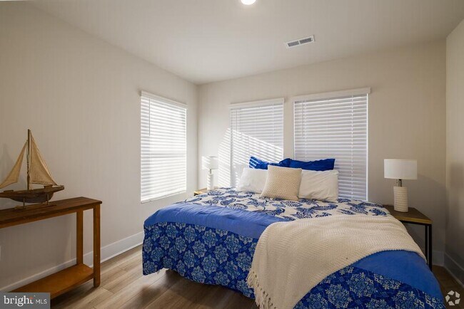 Building Photo - 1801 Guilford Ave