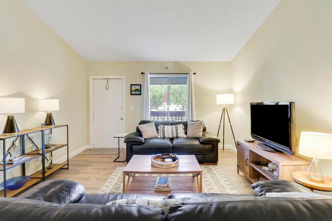 Building Photo - 6414 Chasewood Dr