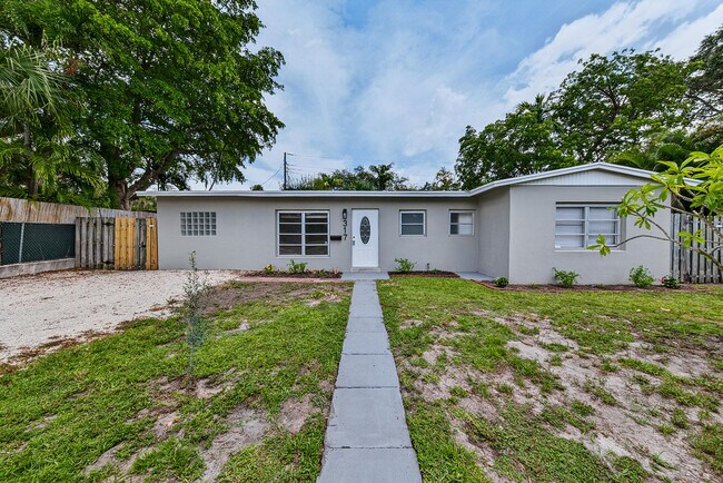Building Photo - 317 SW 19th St