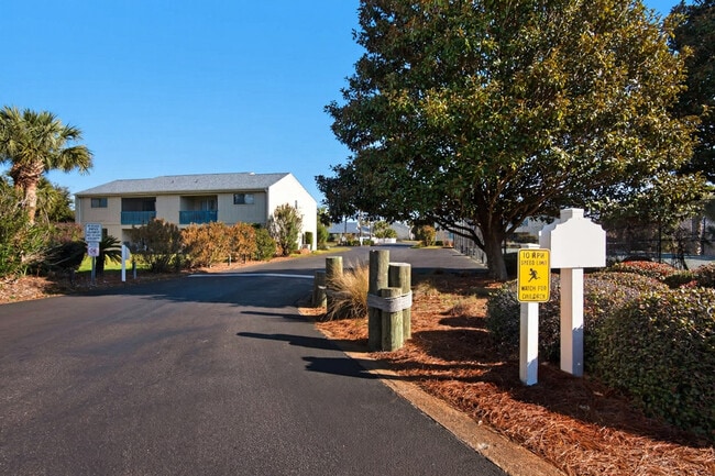 Building Photo - 3795 Scenic Hwy 98