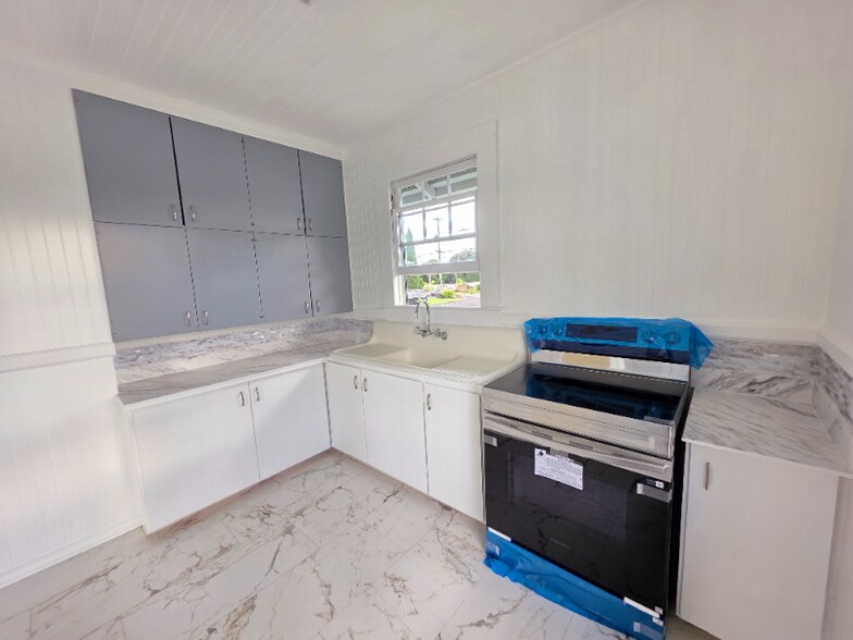 Building Photo - 418 Kukuau St