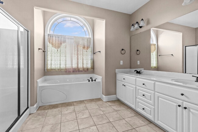 Building Photo - 301 Antioch Rd