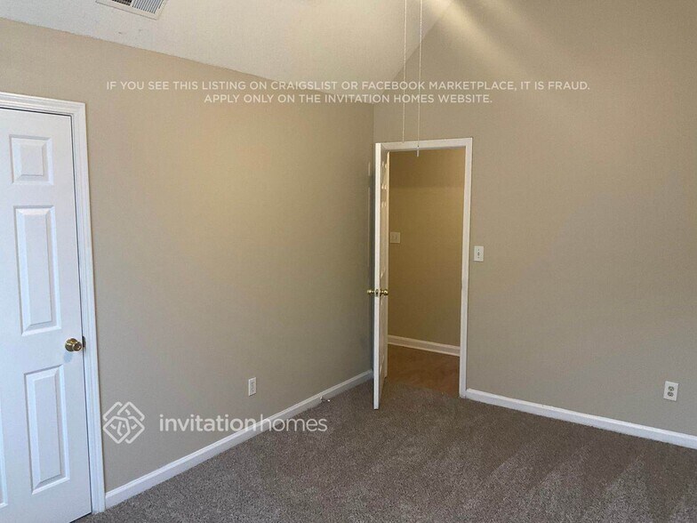 Building Photo - 438 Pecan Wood Cir