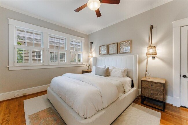 Building Photo - 654 Cresthill Ave NE