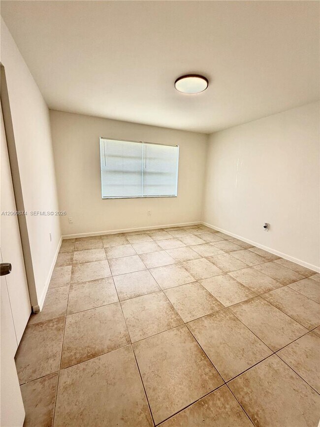 Building Photo - 4073 SW 52nd St