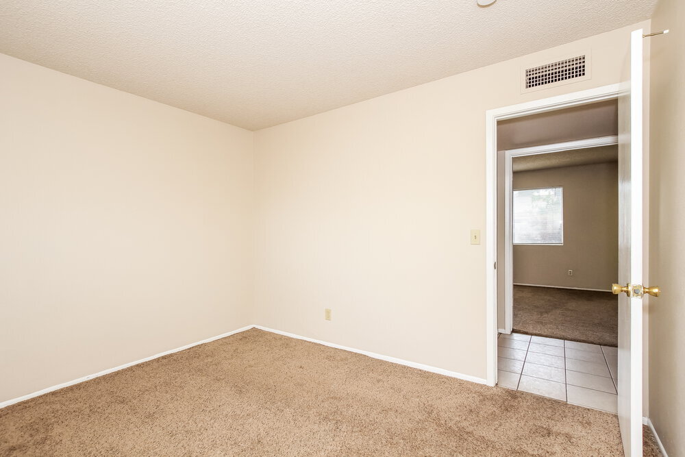 Building Photo - 4323 W Piute Ave