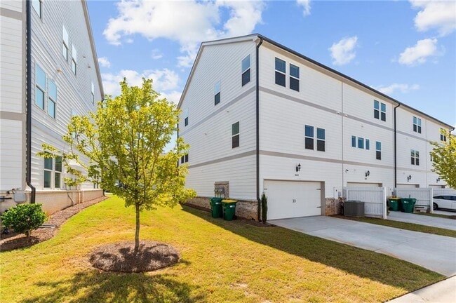 Building Photo - 3614 Shore Wood Ave