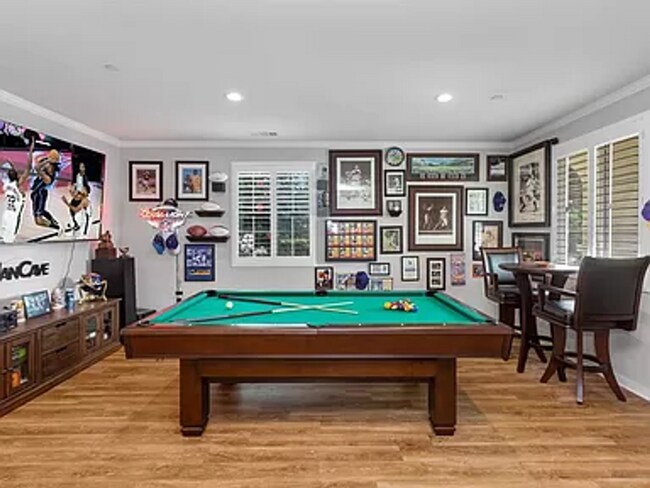 Building Photo - Beautiful, Partially Furnished Oceanside Home