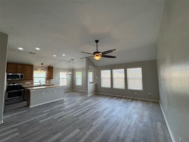 Building Photo - 5907 Yaupon Ridge Dr