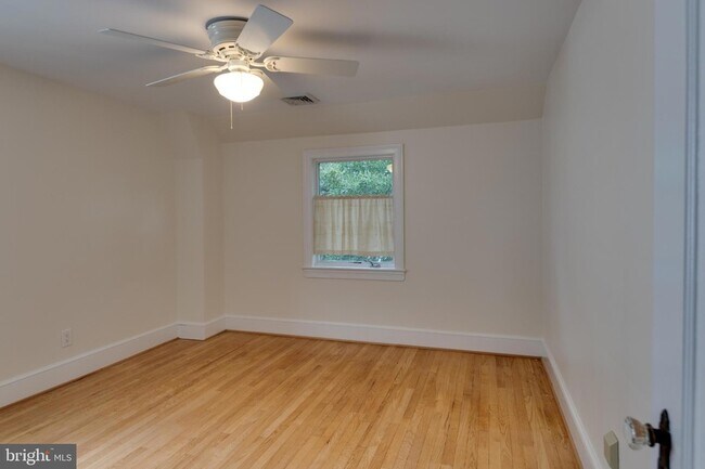 Building Photo - 2508 Davis Ave