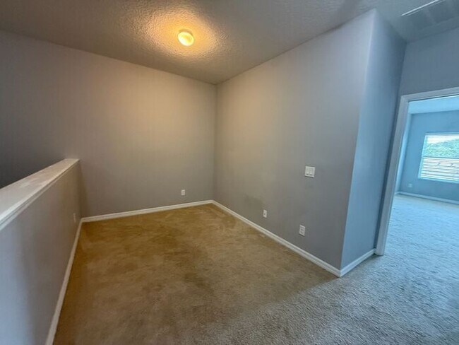 Building Photo - 7681 Ripplepointe Way
