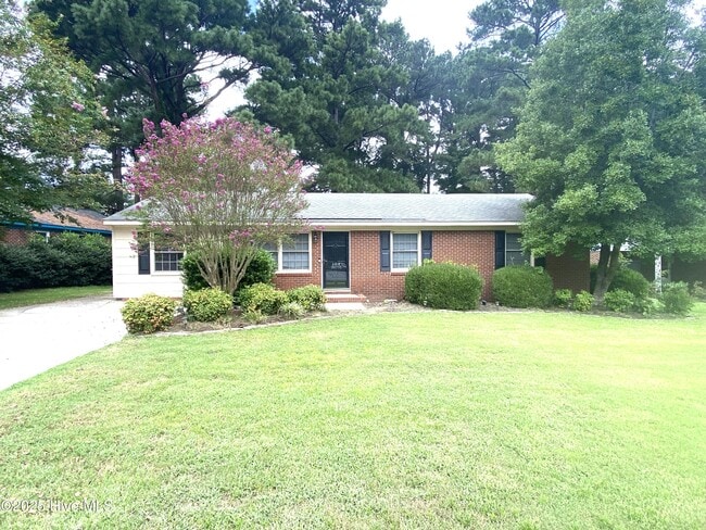 Primary Photo - 104 Nichols Dr