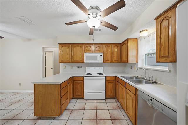 Building Photo - 1129 W Hills Terrace