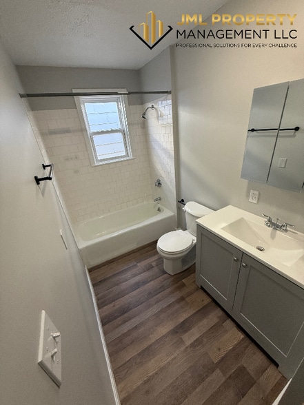 Building Photo - 52 Pitman St