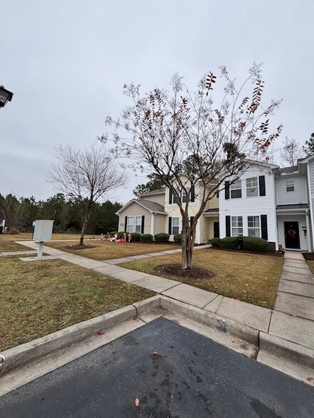 Building Photo - 190 Olde Towne Way