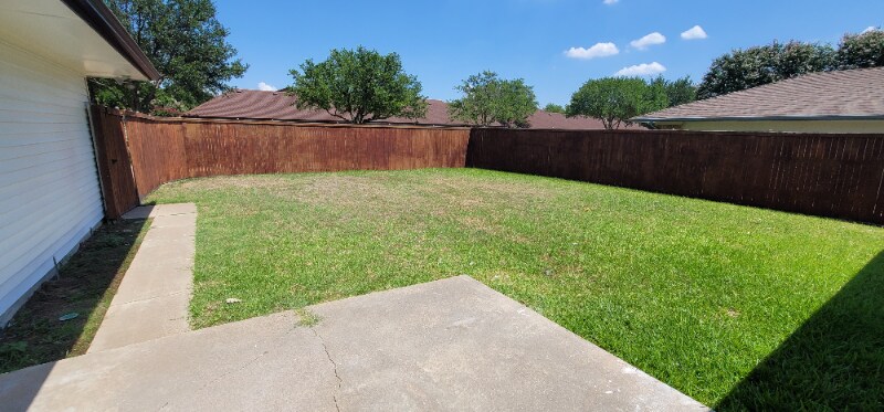 Building Photo - 900 Westminster Dr