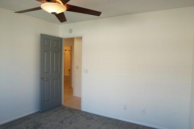 Building Photo - 67670 Ovante Rd