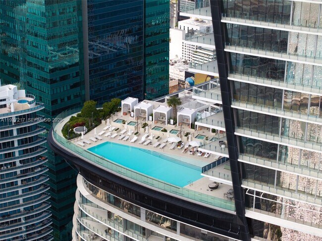 Building Photo - 300 Biscayne Blvd Way