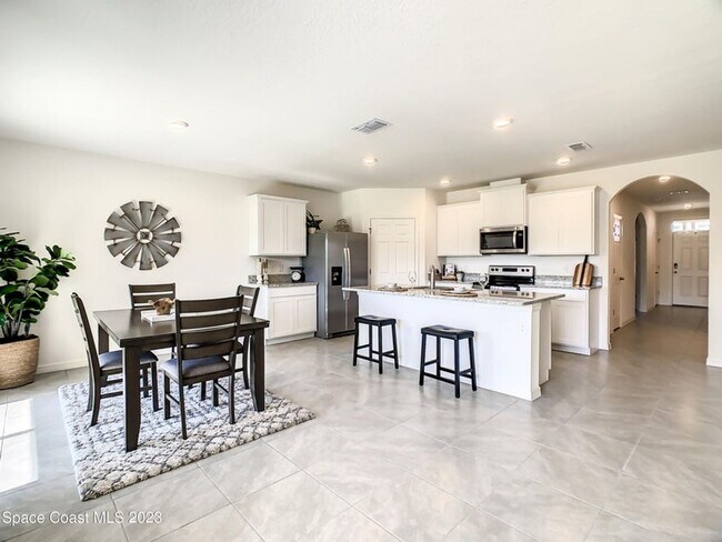 Building Photo - Charming SFH in Cypress Bay Preserve