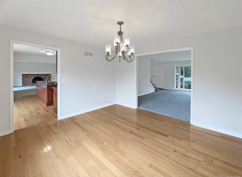 Building Photo - 893 Dartmouth Dr