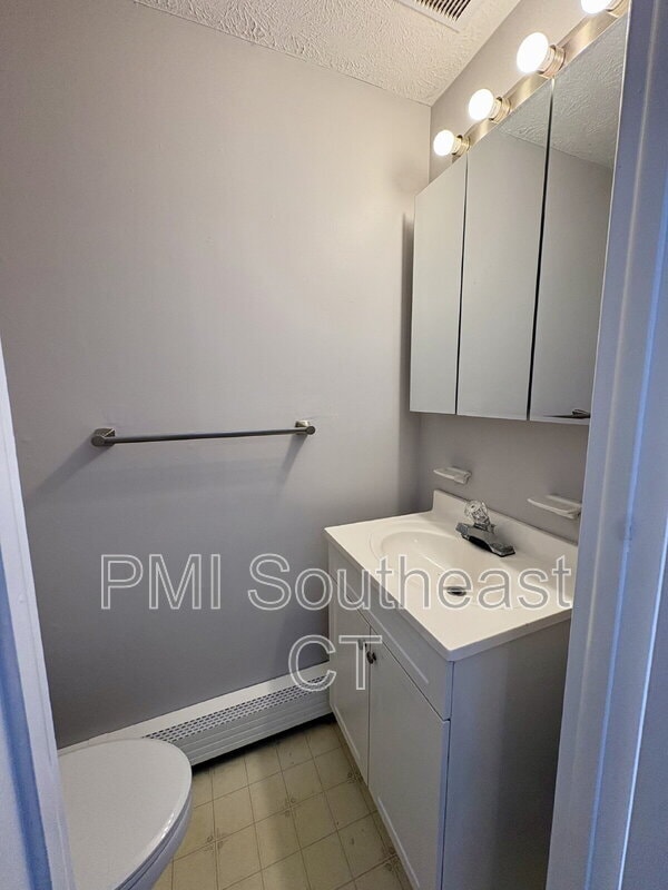 Building Photo - 127 Woodland Dr