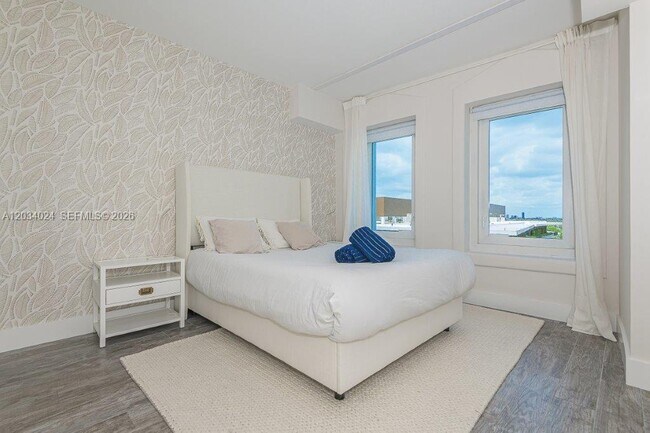 Building Photo - 2301 Collins Ave