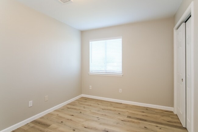 Building Photo - 17801 Powder Creek Dr