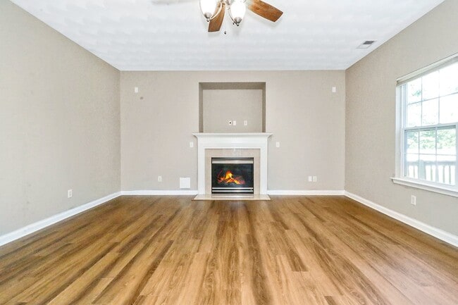 Building Photo - 1000 Pershing Ct