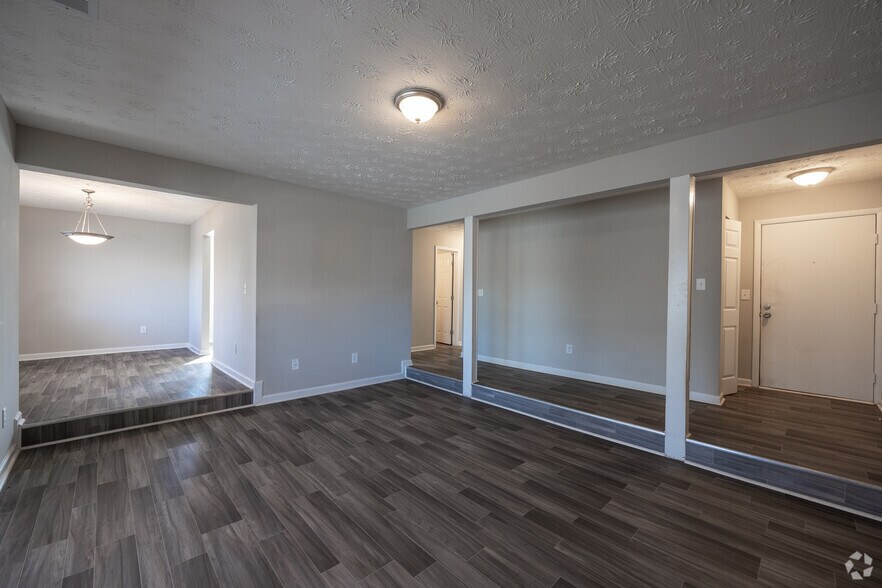 3BR, 2BA - 1461SF - Water Vista